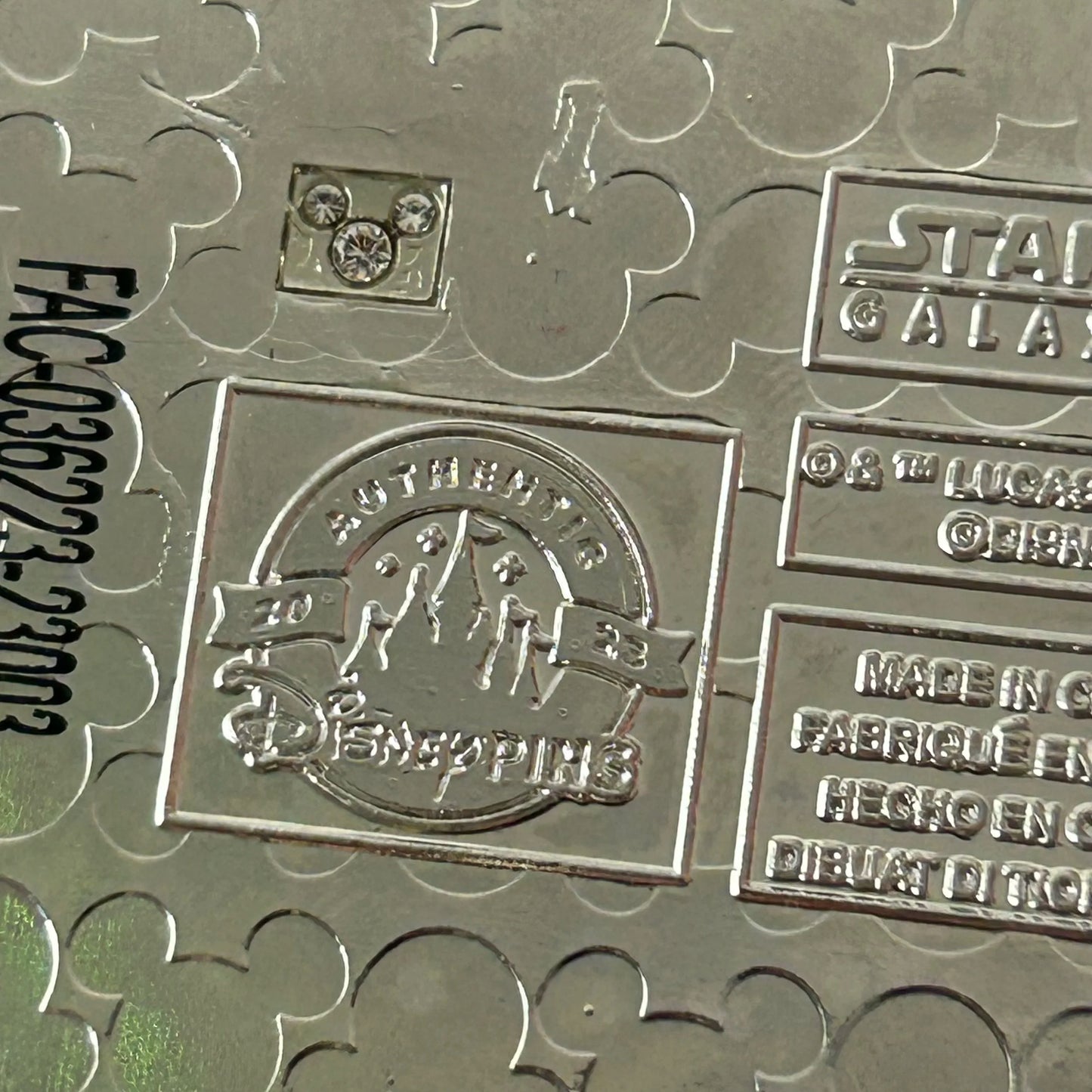 2023 - Galaxys Edge - Black Spire Outpost - Star Wars - Bright Suns - Pin