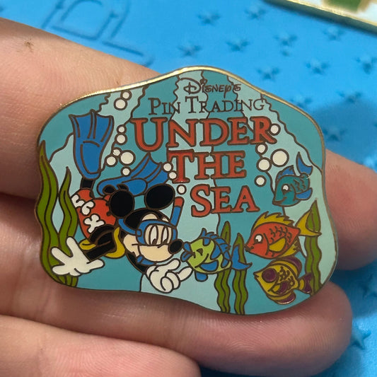 Vintage - 2003 - Mickey Mouse - Pin Trading Under The Sea - LE 550 - DCL - Pin
