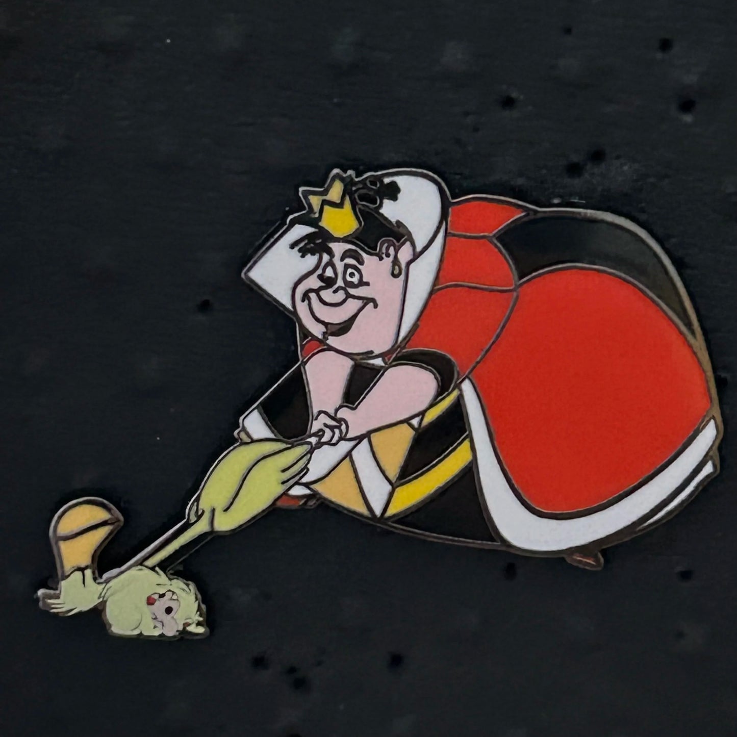 2022 - Loungefly - Queen of Hearts - Alice in Wonderland - Disney Pin