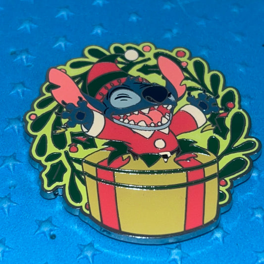 2024 - Stitch - Christmas - Disney Pin