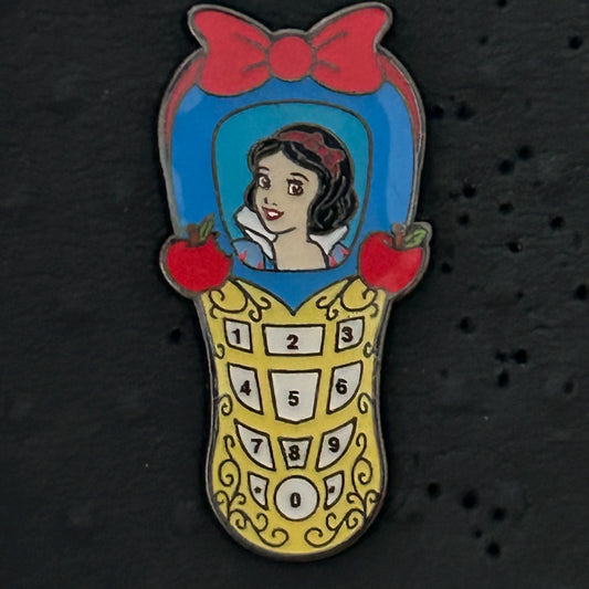2023 - Loungefly - Snow White - Princess Cellphone - Disney Pin