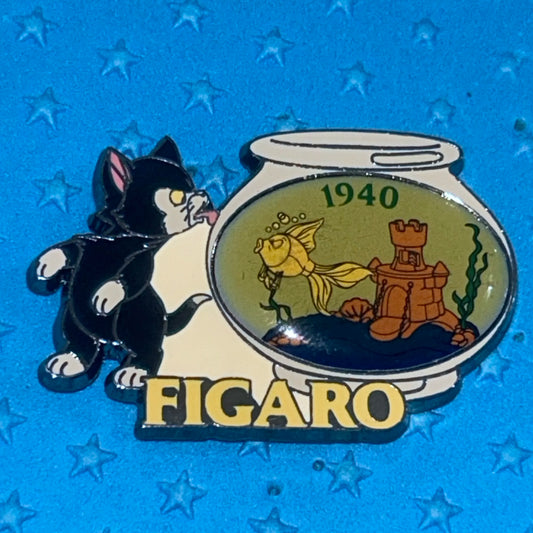 2001 - Figaro and Cleo - Lickin the Fish Bowl - Disney Pin