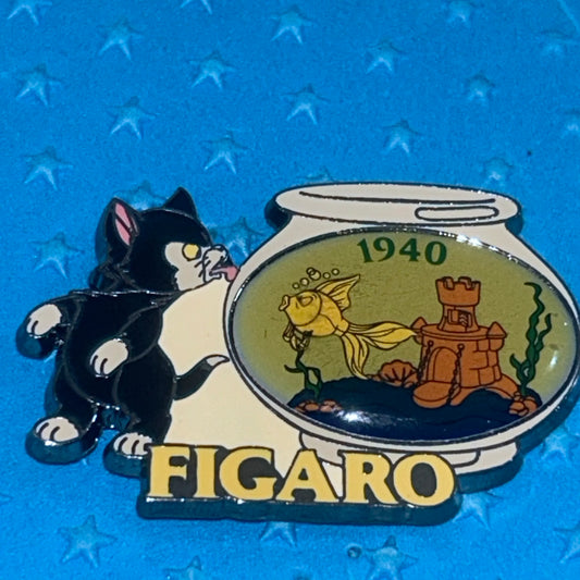 2001 - Figaro and Cleo - Lickin the Fish Bowl - Disney Pin