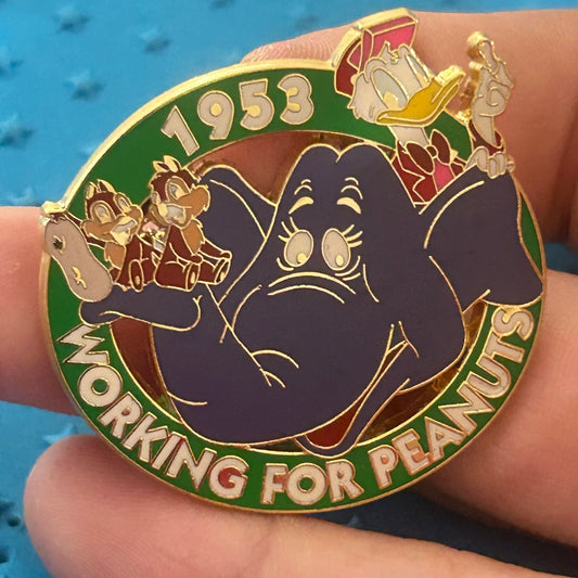 2001 - Working For Peanuts - Chip, Dale and Donald Duck - Elephant - Disney Pin