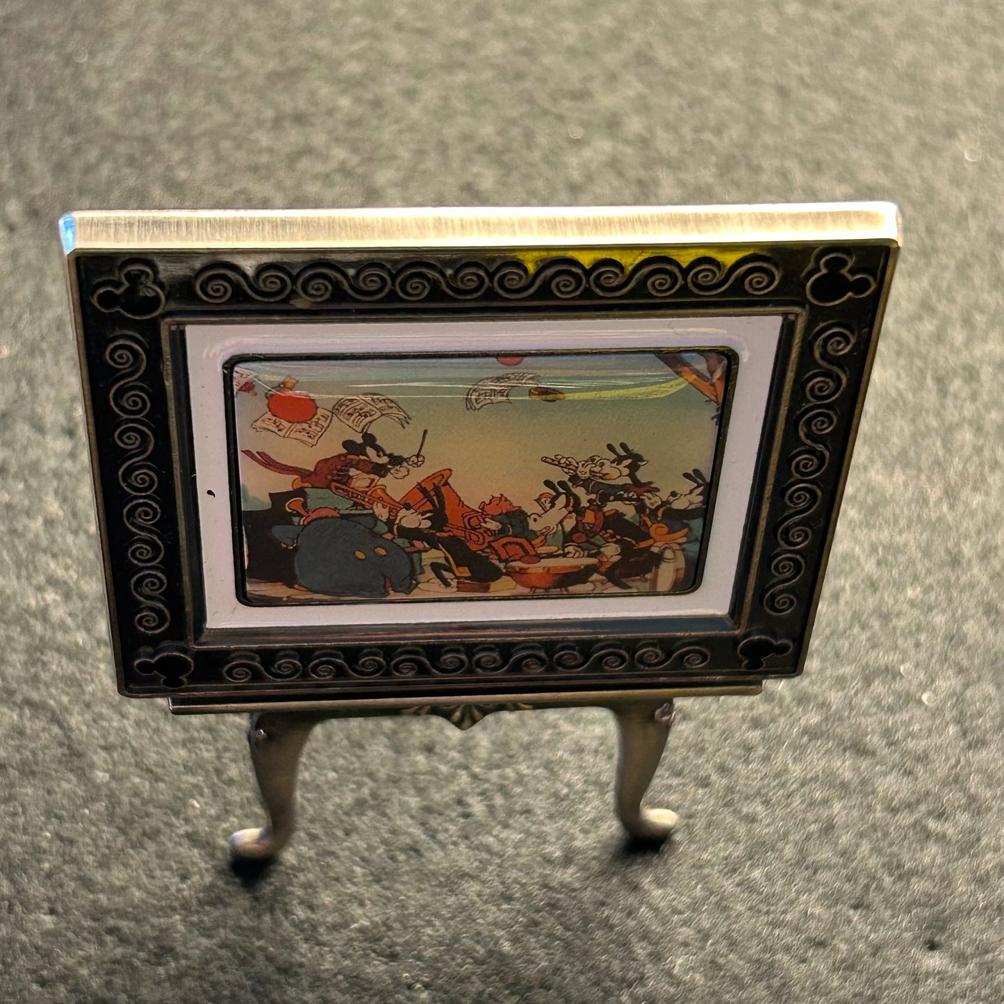 2003 - Vintage - Mickey Mouse - The Concert - WDW - LE 3,000 - Disney Pin with Stand