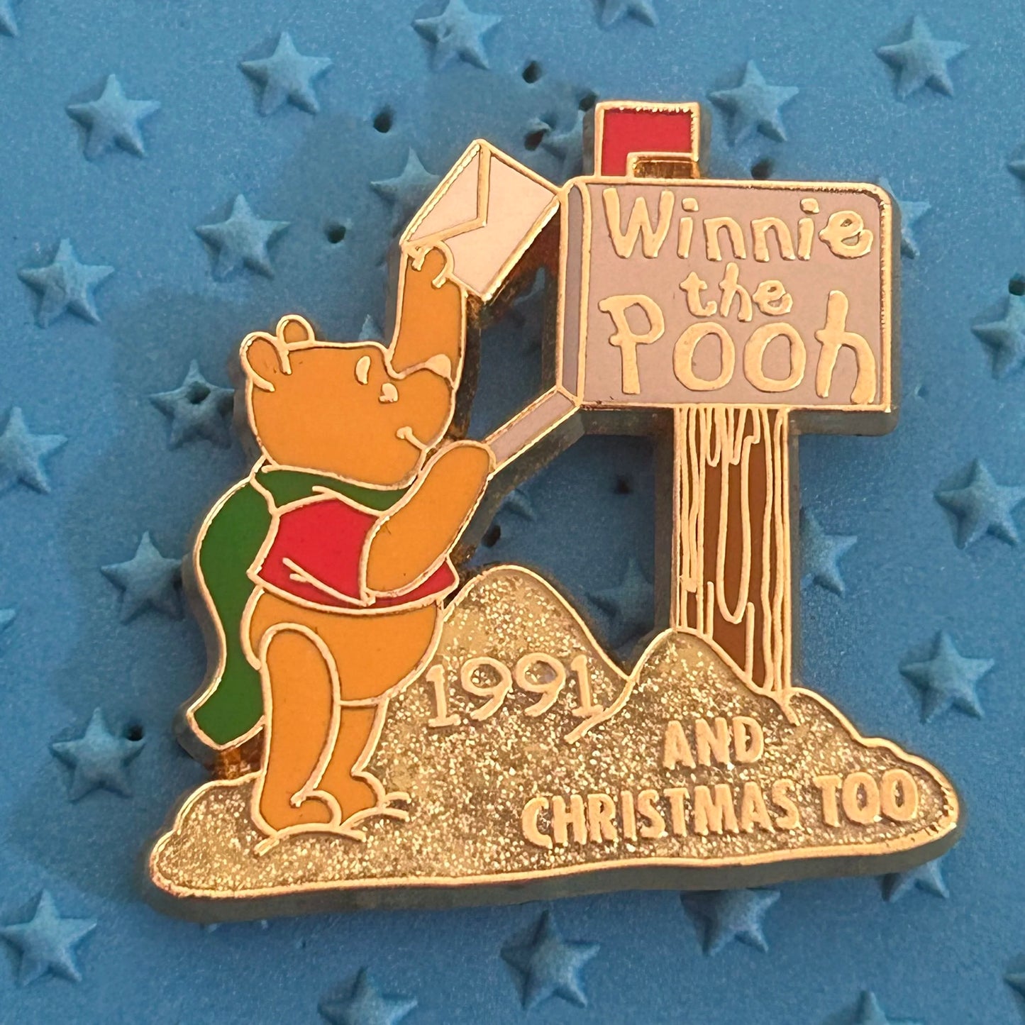 2001 - Winnie The Pooh and Christmas Too - Disney Pin