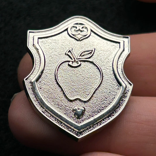 2018 - Apple - Princess Crest - Snow White - Hidden Mickey - Silver Chaser - Disney Pin