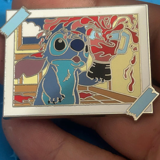 2024 - Stitch Holding Blender - Photos - Disney Pin