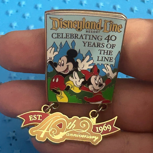 2015 - Cast Member Exclusive - DLR - Celebrating 40 Years - LE 500 - Disney Pin