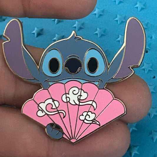 2024 - Stitch - Character Fan Series - Mystery Pin