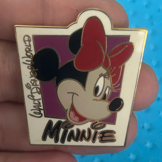 2006 - Minnie Mouse - Autograph - DLR - Colorful Box Character's - Pin