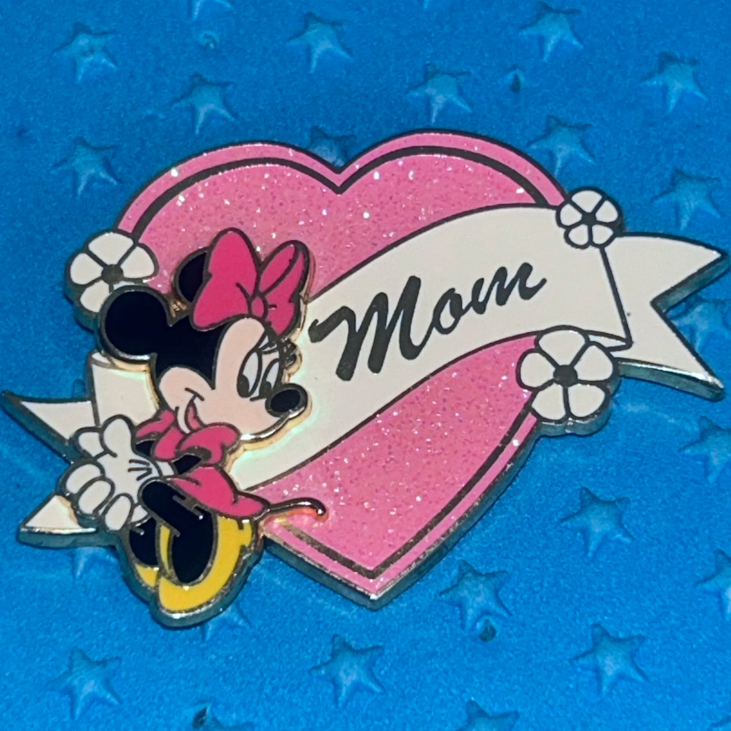 2006 - Minnie Mouse - Mom - Pink Glitter Heart - Disney Pin