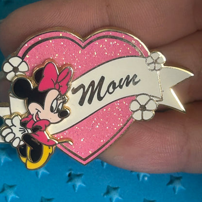 2006 - Minnie Mouse - Mom - Pink Glitter Heart - Disney Pin