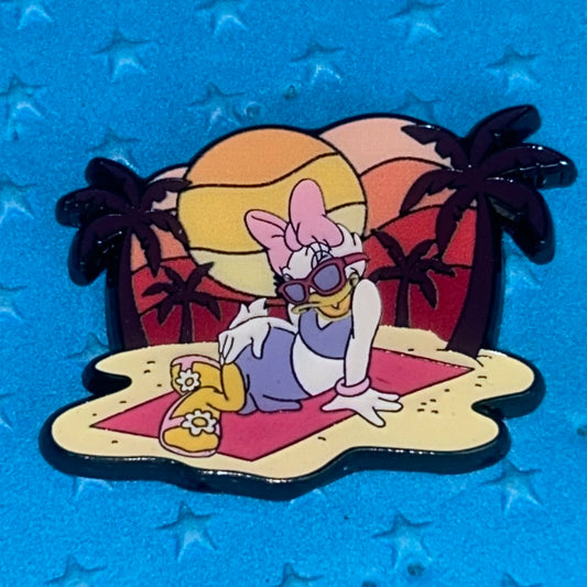 2024 - Loungefly - Daisy Duck - Lounging on Beach - Sunset - Disney Pin