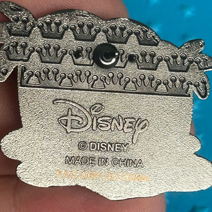 2024 - Loungefly - Daisy Duck - Lounging on Beach - Sunset - Disney Pin