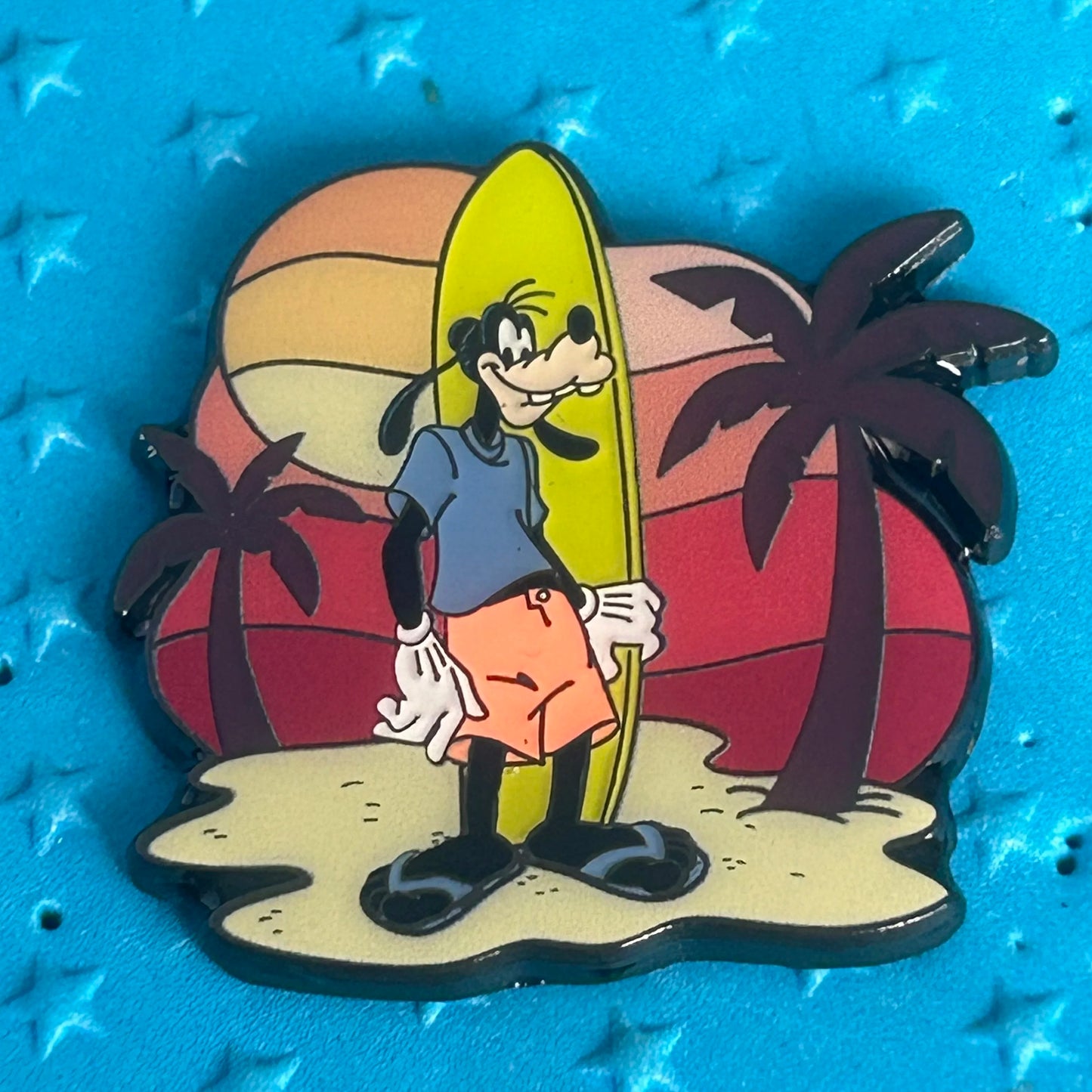 2024 -Loungefly - Goofy with Surfboard - Sunset - Disney Pin