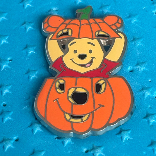 2022 - Winnie The Pooh - Halloween - Pumpkin - Disney Pin