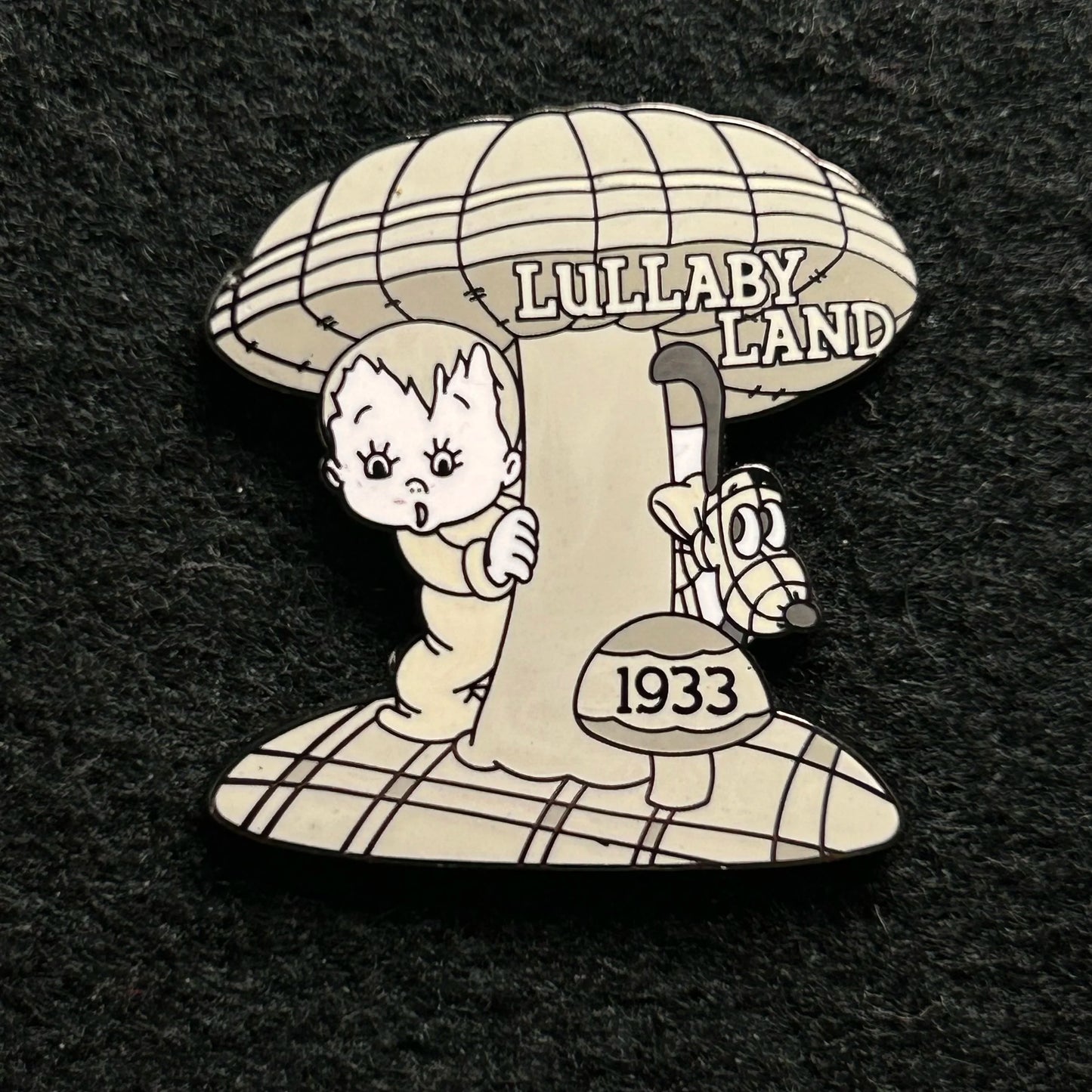 2001 - Baby and Pluto - Lullaby Land - 1933 - Disney Pin