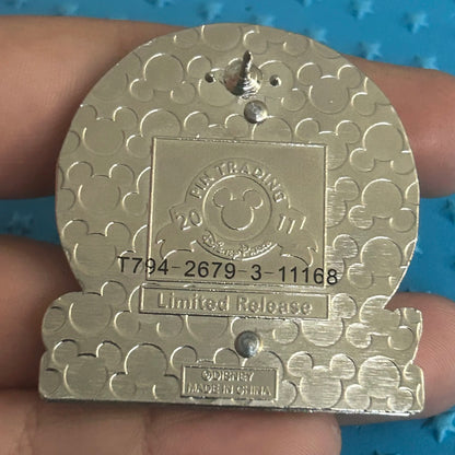 2011 - Spaceship Earth - Half Marathon Weekend - runDisney - LR - Disney Pin