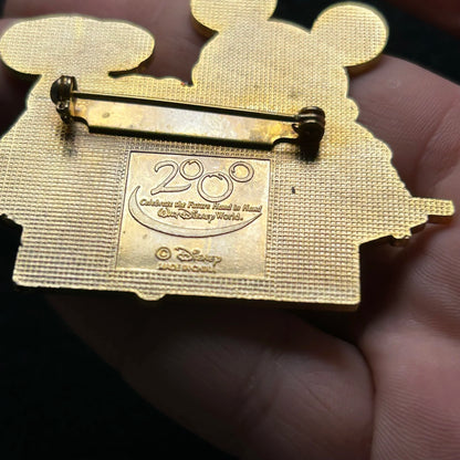 2000 - Mickey Mouse - 4 Parks - Disney Brooch