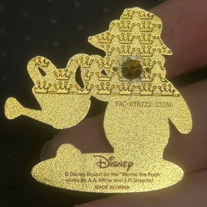 Loungefly - Winnie the Pooh - Gardener - Watering Flower - Disney Pin