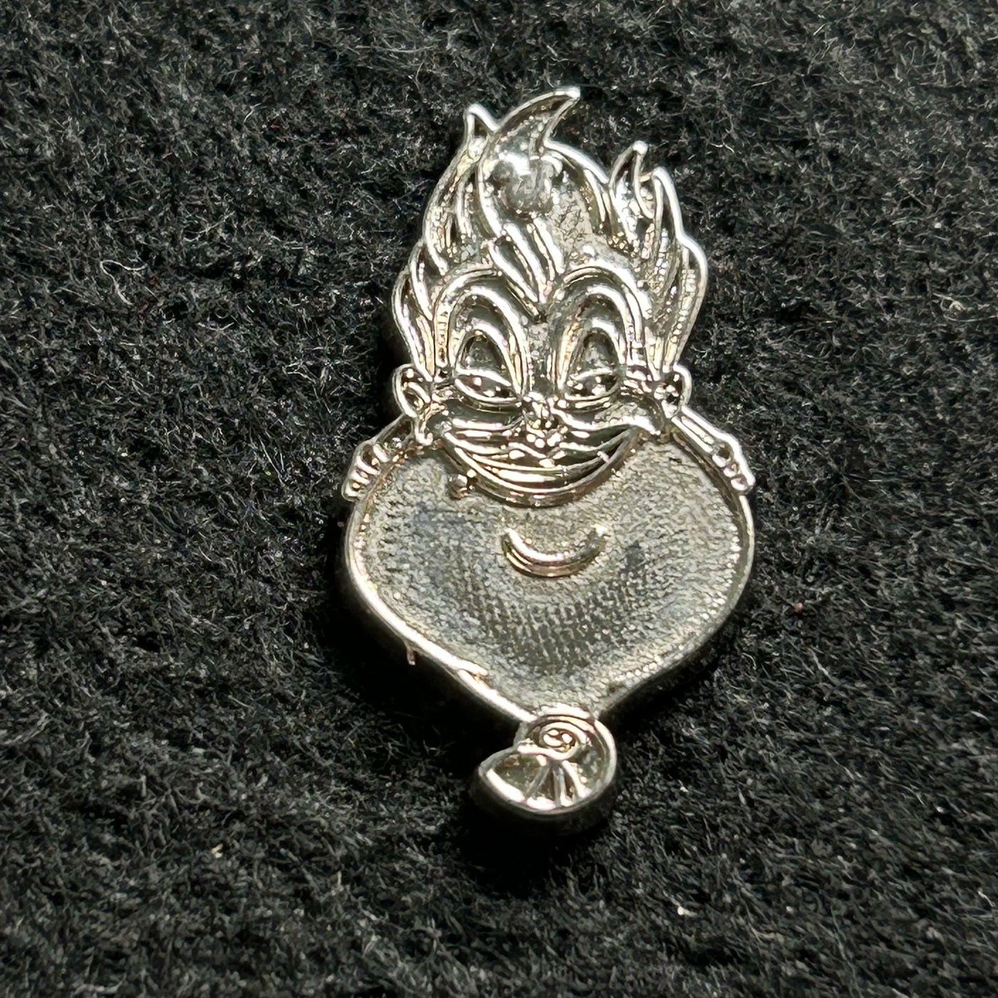 2019 - Ursula - Little Mermaid - Head - Silver Chaser - Hidden Mickey - Disney Pin