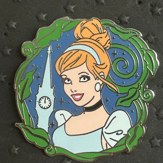 2022 - Cinderella - Castle Frame - Mystery Pin