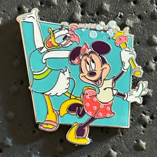 2024 - Minnie and Daisy - Bubble Wand - Play in the Park - Disney Pin