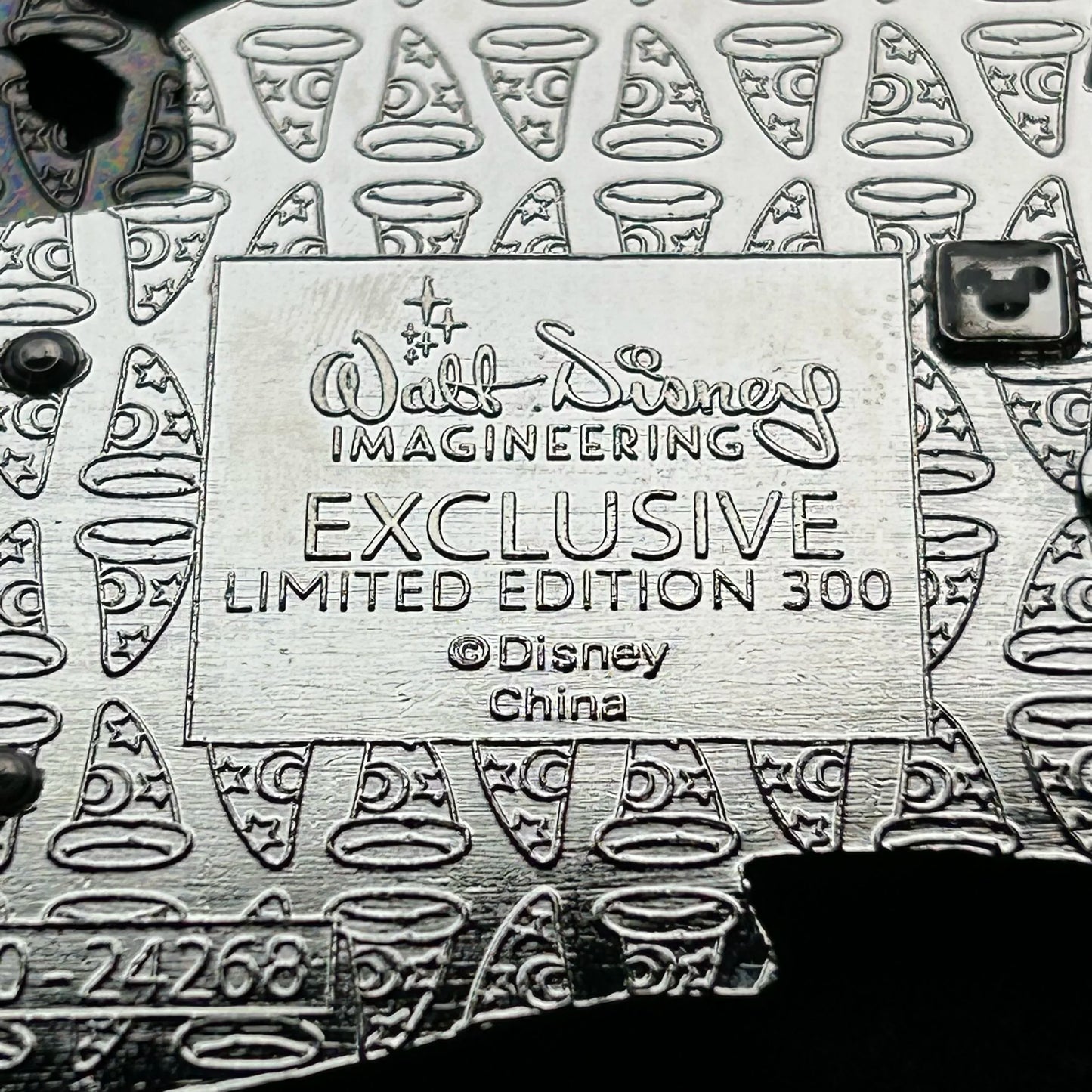 2025 - Cruella de Vil - Off the Page Series - WDI - LE 300 - Disney Pin