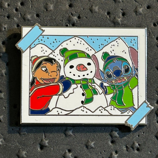 2024 - Lilo and Stitch - Building A Snowman - Mystery Pin
