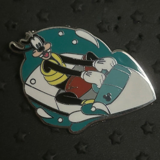 2006 - Goofy - Recreation - Boating - Hidden Mickey - Disney Pin