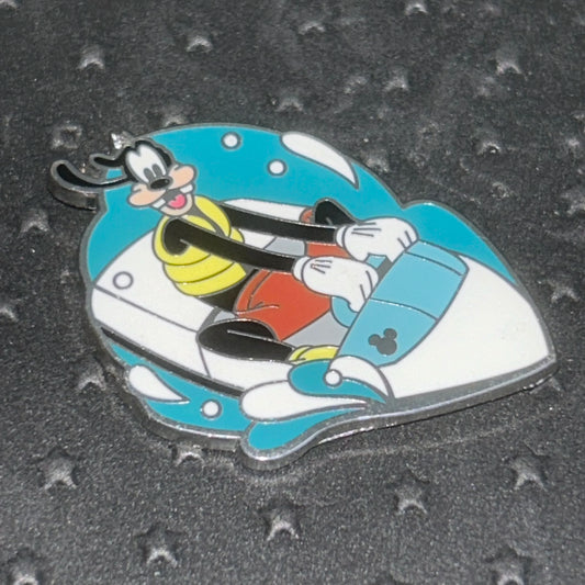 2006 - Goofy - Recreation - Boating - Hidden Mickey - Disney Pin