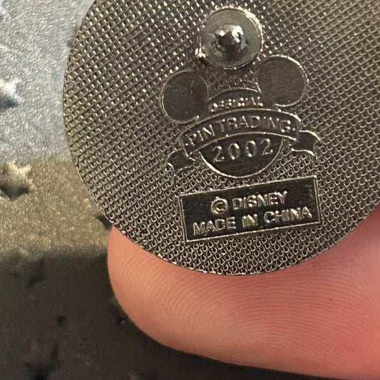 2002 - Mickey Mouse - Cross U - Disney Pin
