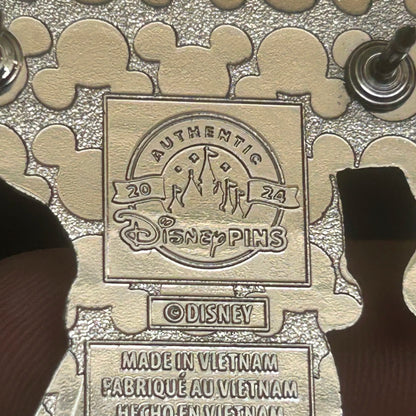 2024 - Dopey - Holding Jewel - Snow White - Disney Pin