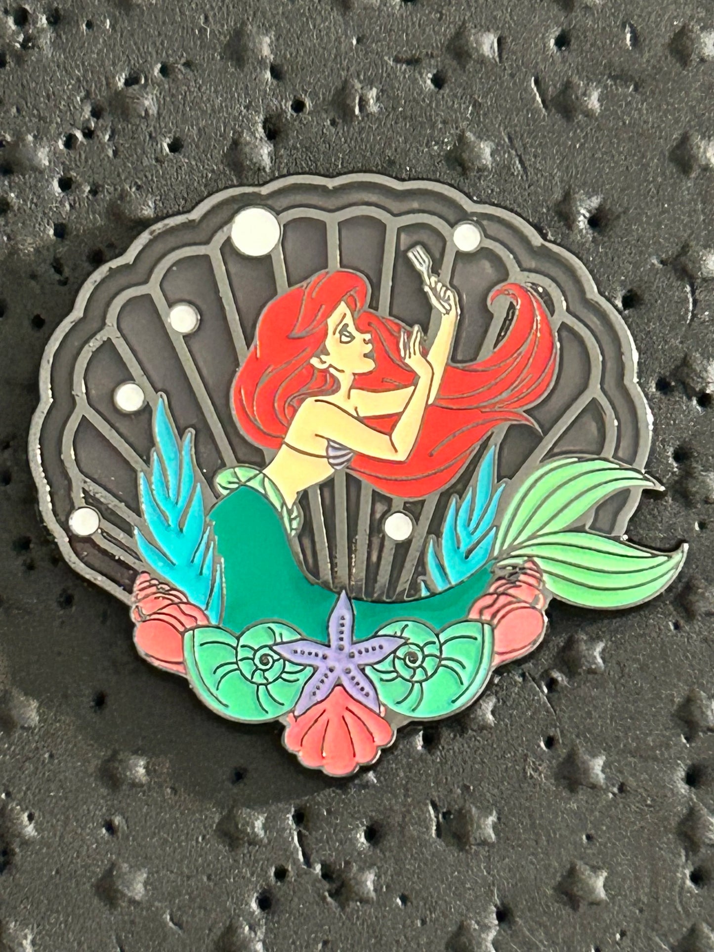 Loungefly - Ariel - Little Mermaid - Sea Shell - Mystery Pin