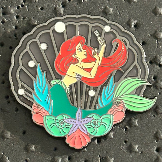 Loungefly - Ariel - Little Mermaid - Sea Shell - Mystery Pin