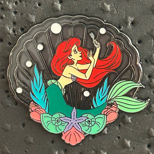 Loungefly - Ariel - Little Mermaid - Sea Shell - Mystery Pin