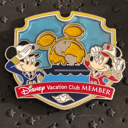 2023 - Mickey and Minnie - Co-Captains - DCV - DCL - Disney Pin