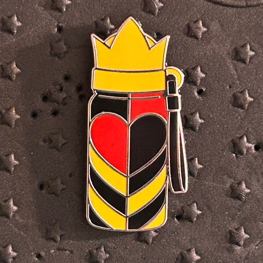 2023 - Queen of Hearts - Alice in Wonderland - Water Bottle - Disney Pin