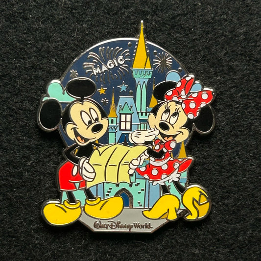 2018 - Mickey and Minnie Mouse - Castle and Fireworks - WDW - Disney Pin