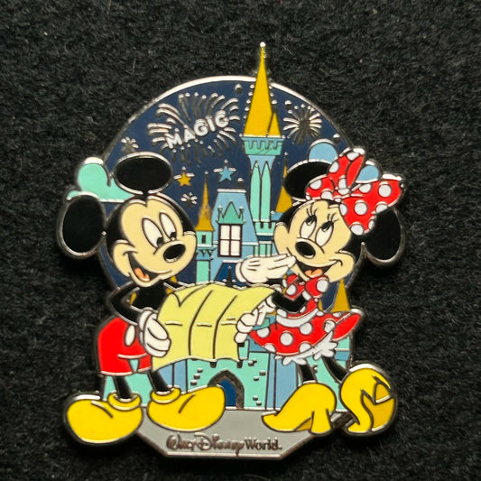 2018 - Mickey and Minnie Mouse - Castle and Fireworks - WDW - Disney Pin