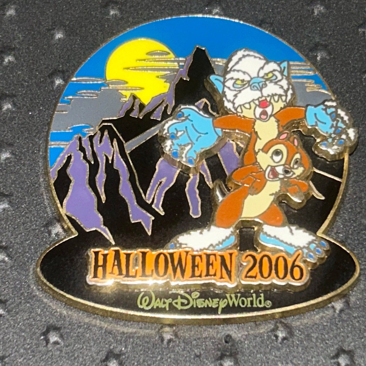 2006 - Chip and Dale - Yeti - Expedition Everest - LE 2,000 - Disney Pin - Wobbly Back