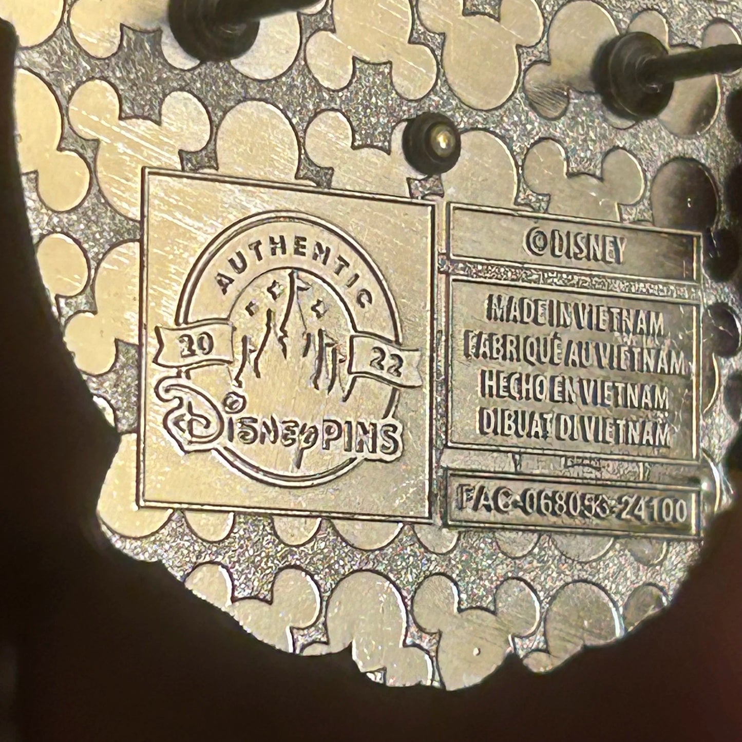 2022 - Winnie the Pooh - It’s An Upside Down Sort Of Day - Spinner - Disney Pin