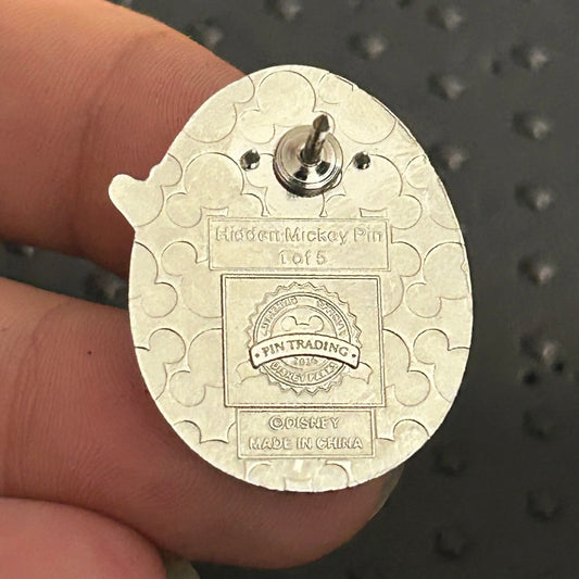 2014 - Clara Cluck - Hidden Mickey - DLR - Disney Pin