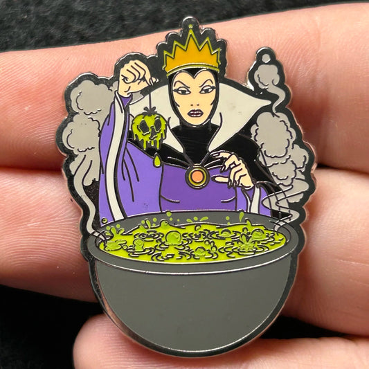 Evil Queen - Poison Apple and Cauldron - Snow White - MII - Disney Pin