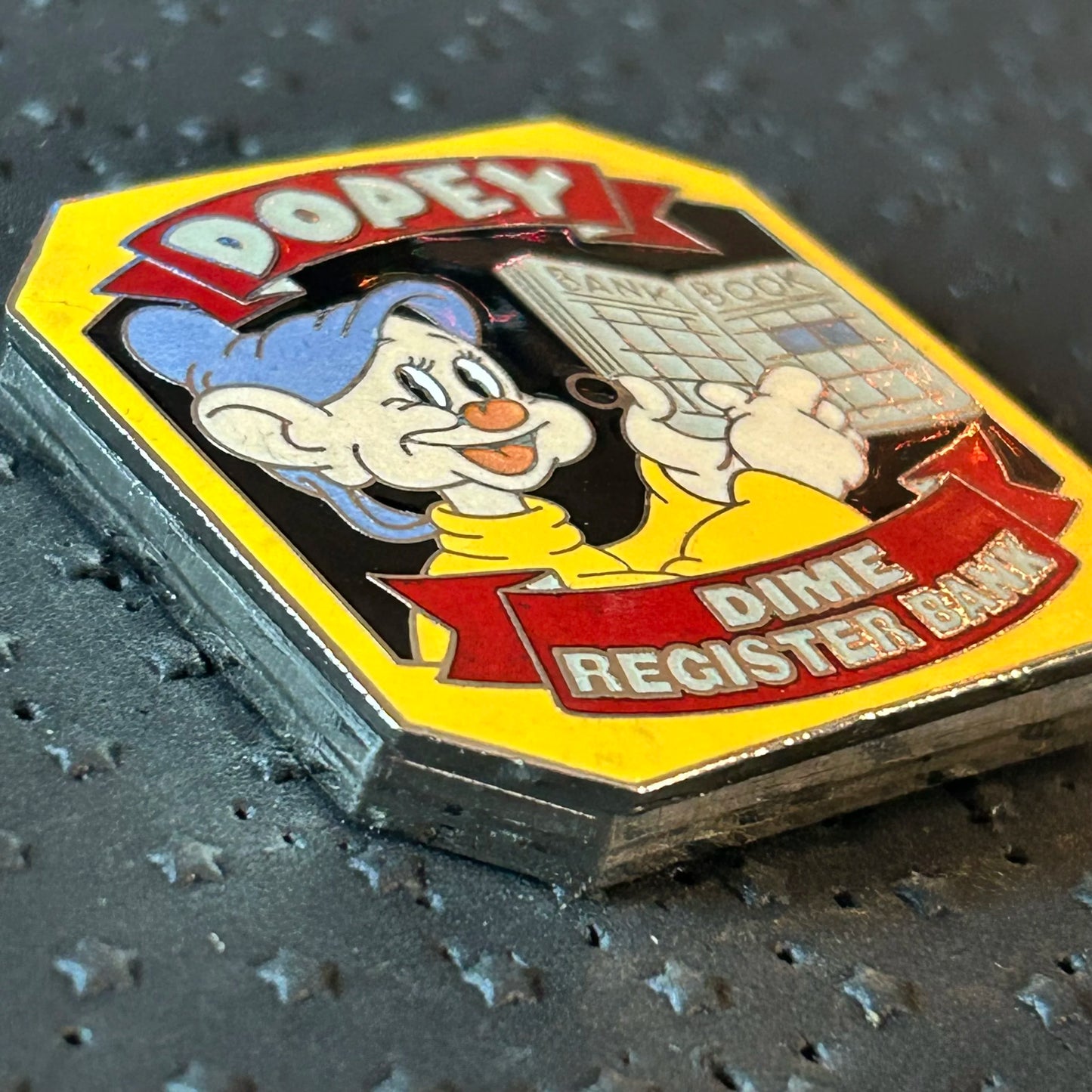 2004 - Dopey - Snow White - Dime Bank - LE 2,500 - Vintage Collection - Disney Pin