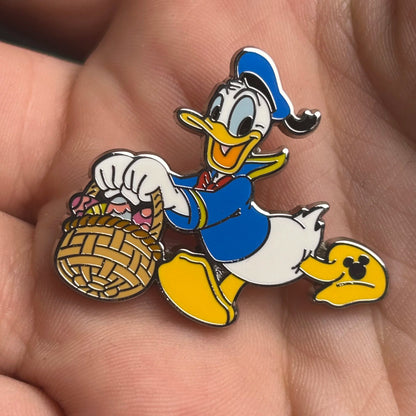 FULL SET - 2025 - Donald Duck - Hidden Disney - Holiday Series - 6 Pins