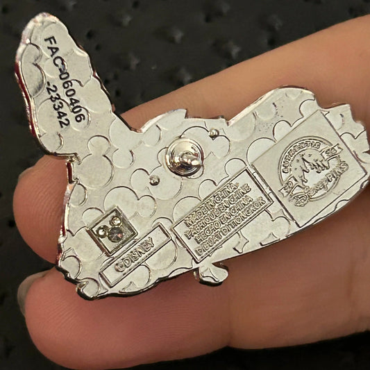 2024 - Alice in Wonderland - Sitting On A Log - Disney Pin