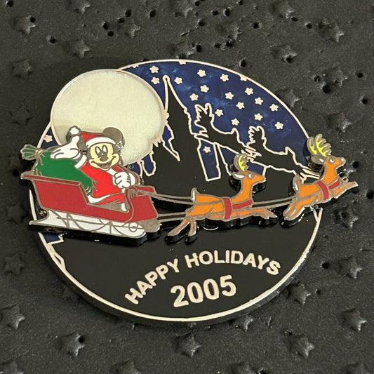 2005 - Santa Mickey Riding Sleigh - Visa Exclusive - Limited Edition - Disney Pin