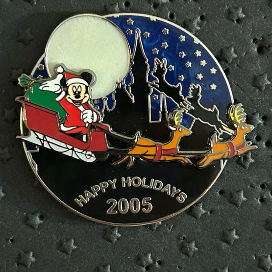 2005 - Santa Mickey Riding Sleigh - Visa Exclusive - Limited Edition - Disney Pin